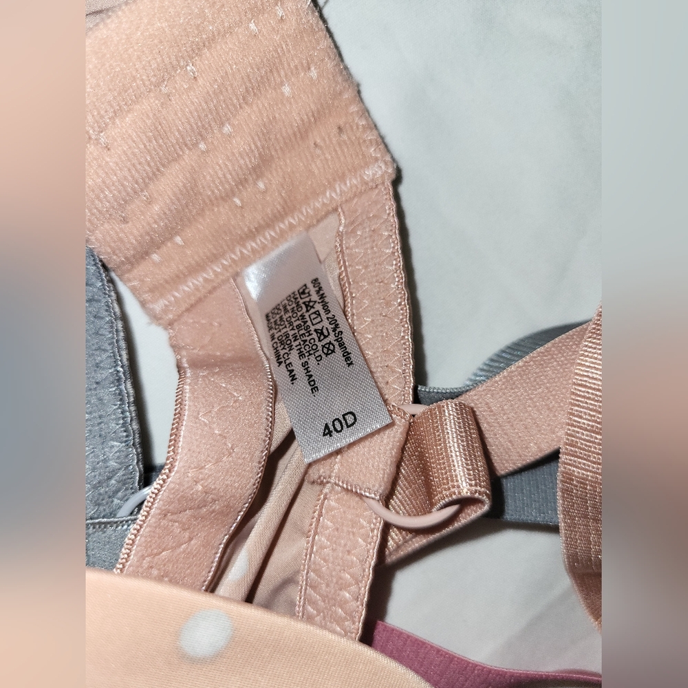 Bras 40D* - Picture 2 of 3